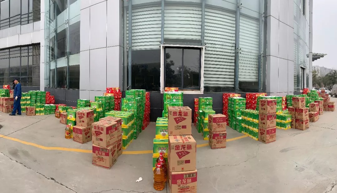 新春送温暖 BANDAO.COM为全体员工发放新春物资